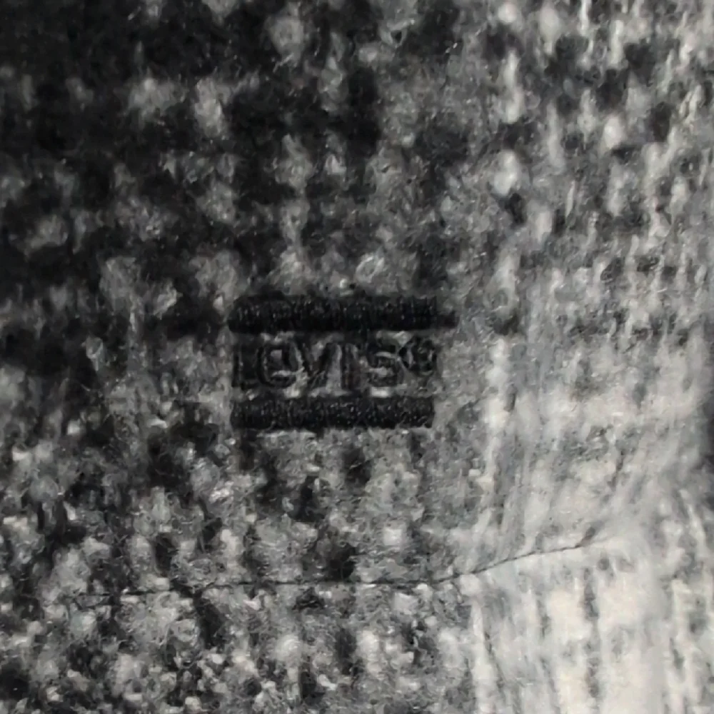 CLEARANCE!!! Women's Levi's Wool Puffer Jacket Size medium - Picture 3 of 13